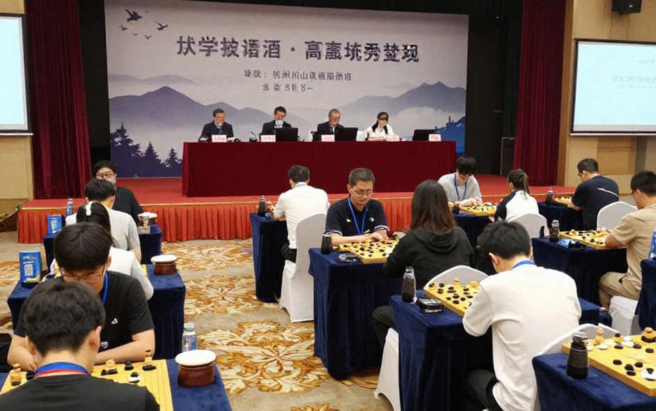 FIDE अध्यक्ष का नाम ग़लत, बॉडी में फ़्रिट्ज़ 20 का विज्ञापन: एक हेडलाइन-बॉडी ऑडिट
